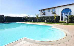 Amazing home in Arenella with Outdoor swimming pool, WiFi and 4 Bedrooms, Arenella